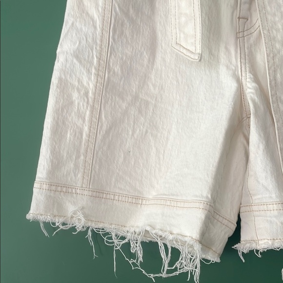 Frye Women's 8 Cream Contrast Stitched Jean Shorts High-rise Grommet Belt - Picture 4 of 6